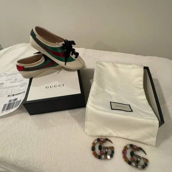 Gucci Women's Sneakers with Green and Red Accents - Picture 2 of 4